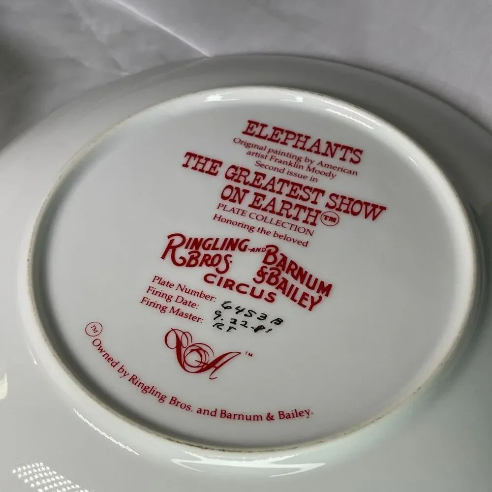 VTG Ringling Bros. & Barnum & Bailey Circus elephant plate.